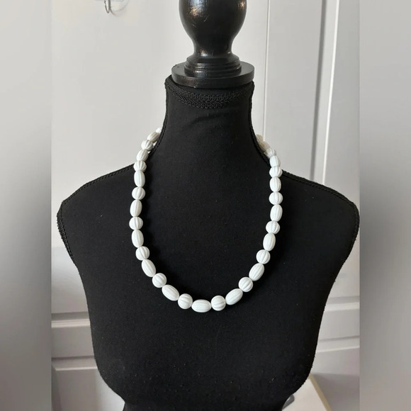 Vintage | Estate Bundle of 7 beaded  necklaces - Picture 7 of 11
